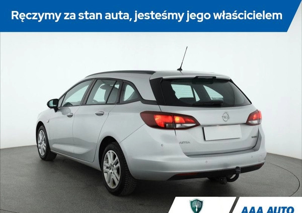 Opel Astra cena 48000 przebieg: 106762, rok produkcji 2018 z Bełchatów małe 211